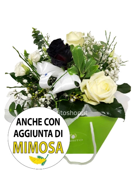 Boule grande con 2 rose bianche e 1 rosa nera