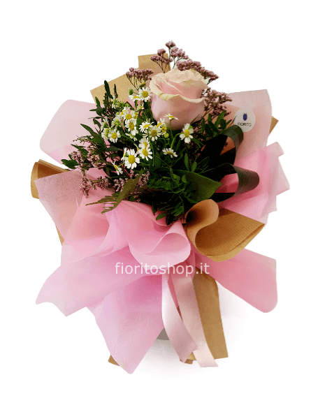 Bouquet con rosa di colore rosa